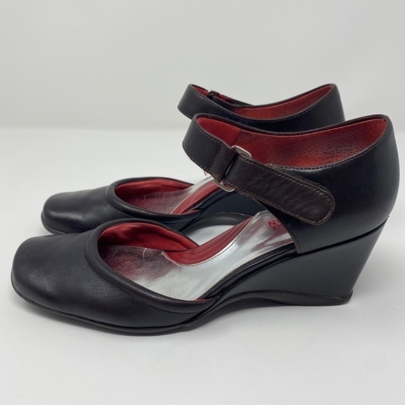 Kenneth Cole Square Toe Brown Leather Wedge Heels - Picture 9 of 11